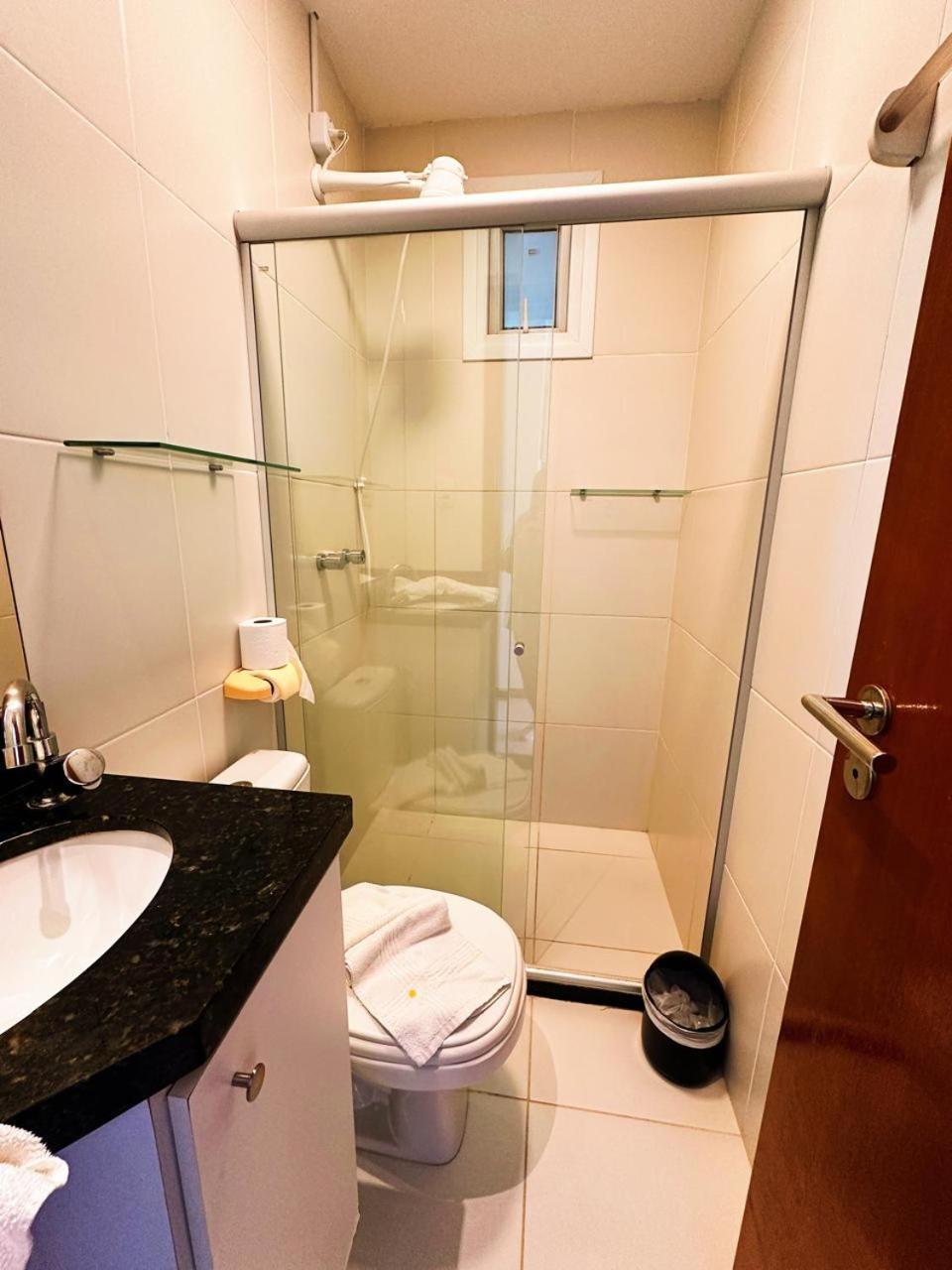 Apartamento Amplo De Frente O Mar Em Entre Rios (Bahia)