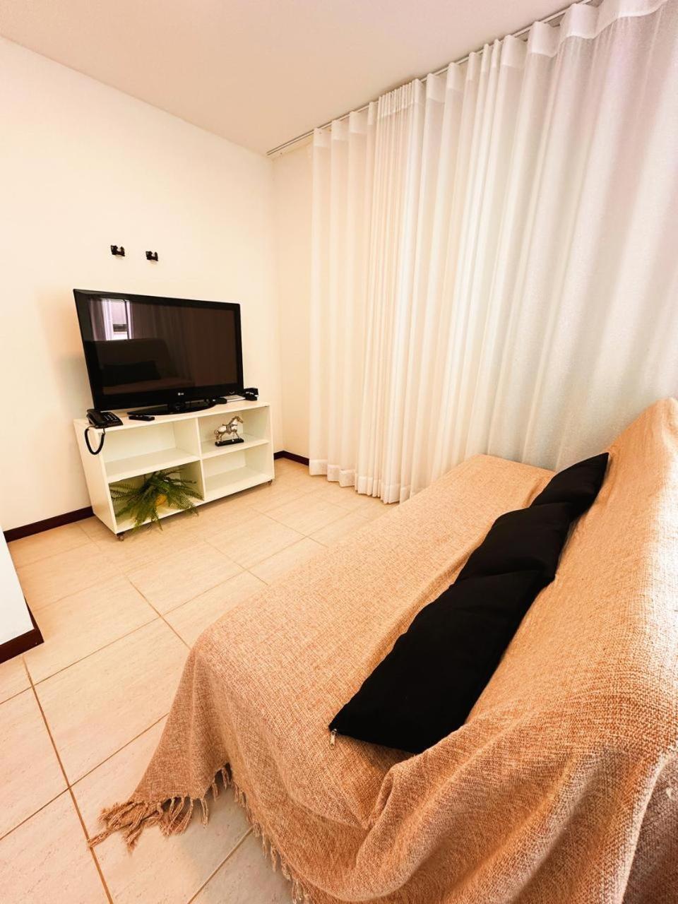 Apartamento Amplo De Frente O Mar Em Entre Rios (Bahia)