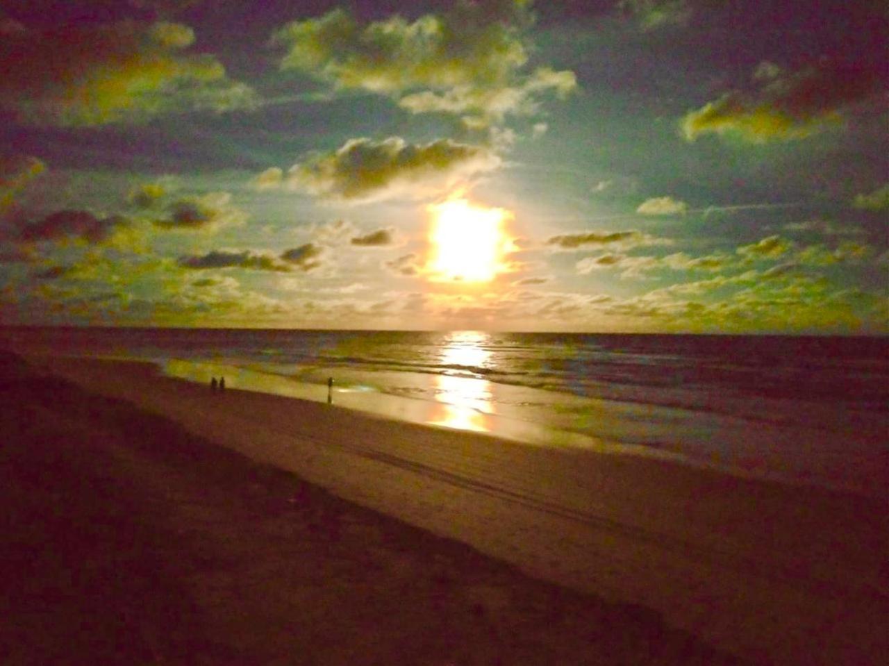 Amplo De Frente O Mar Em